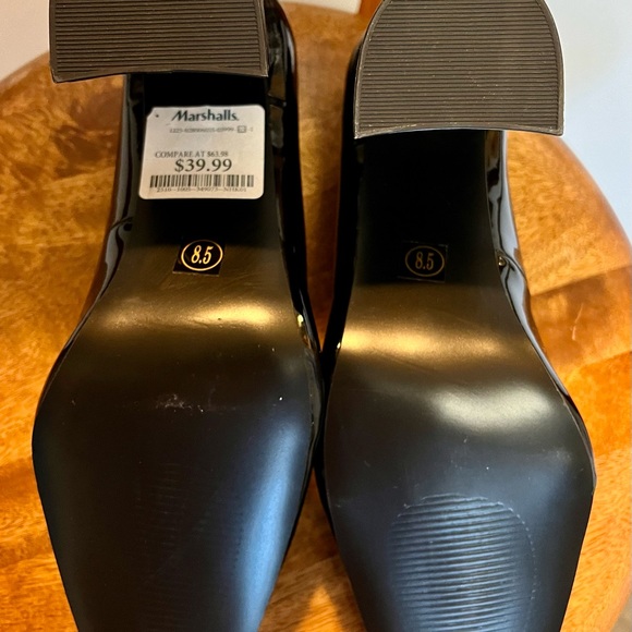 Steve Madden patent black pumps. New with tag - Picture 8 of 13